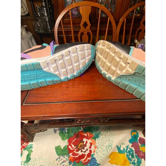 NIKE Air Max 1 Have a Nike day Multicolor YOUTH 7 WMNS 8.5 EUC Smiley toe charms - Picture 13 of 16